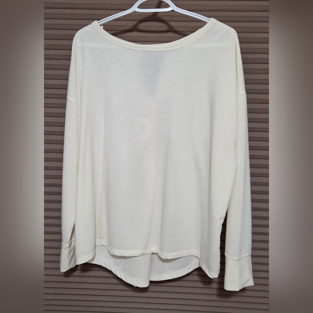 Two (2) Old Navy Active Women’s Long Sleeve T-Shirts 1X